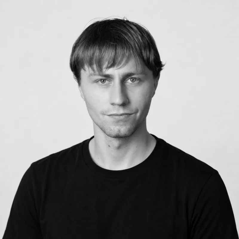 Robin Sayer headshot